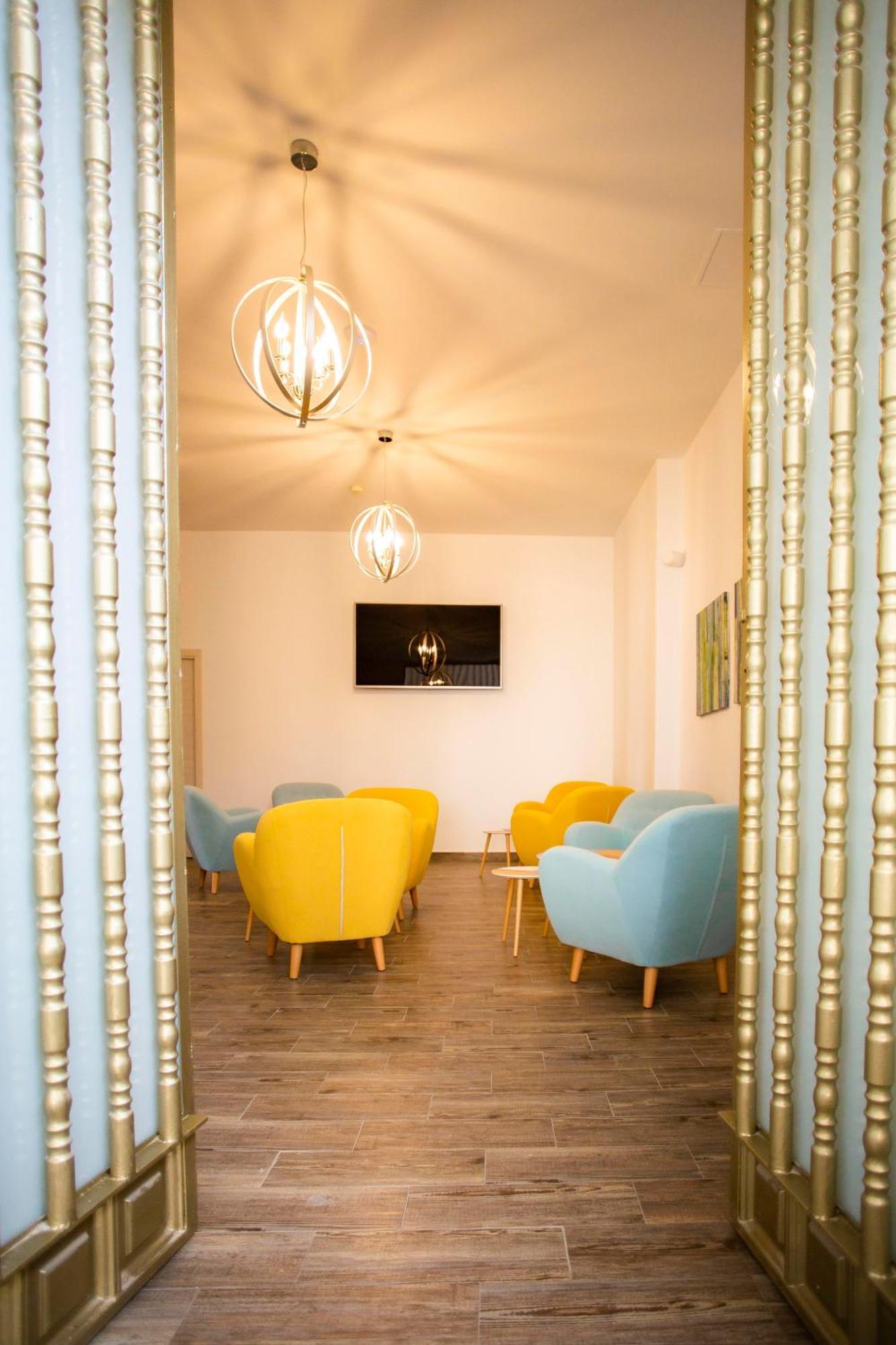 Bari Hotel *